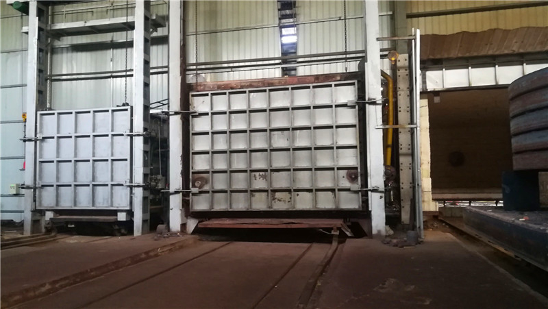 為磨機(jī)、窯做的大齒輪及輪帶的熱處理爐